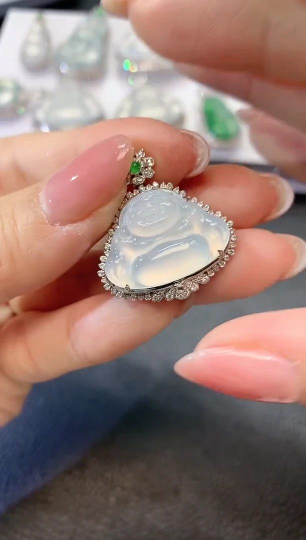 【闪购商品】翡翠吊坠(不含链)18K金镶嵌C50