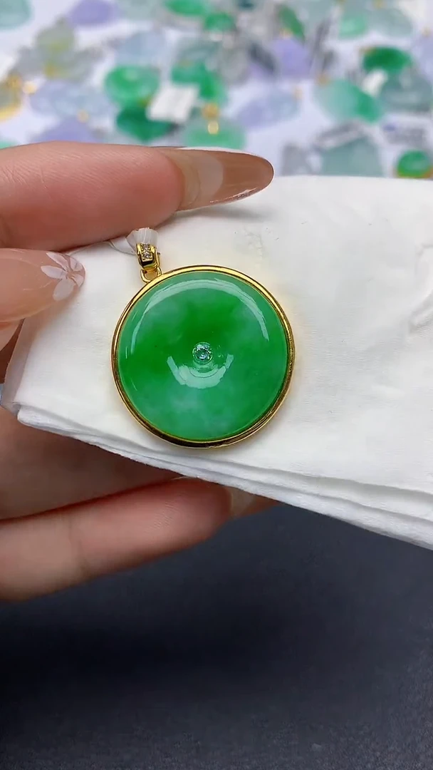 颈饰银S925镶嵌翡翠A货假一赔三支持复检百元上九元证书费自理