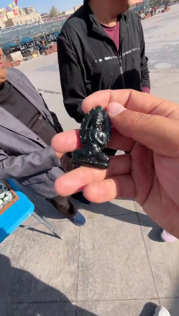 未镶嵌和田玉挂件和田玉