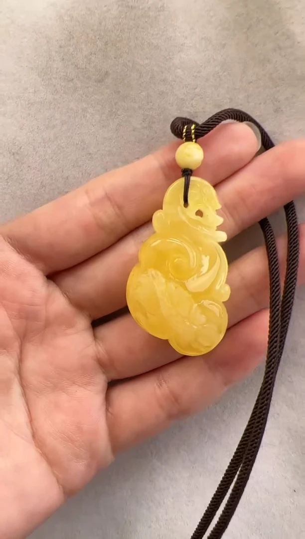 【闪购商品】琥珀裸石未镶嵌10118105-吊坠