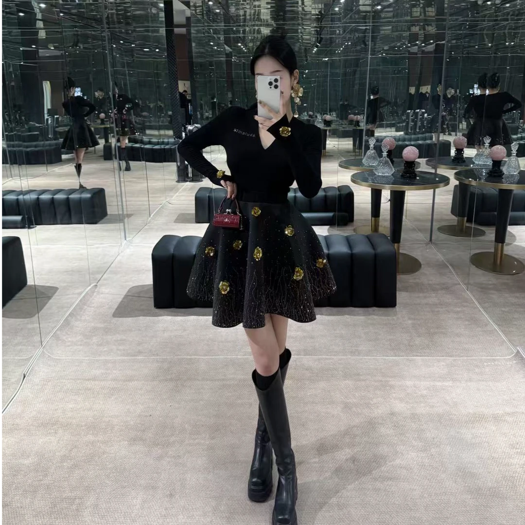 Akulamatata新春限定黑金配色系爆火百搭显瘦金枝满钻短裙2件套