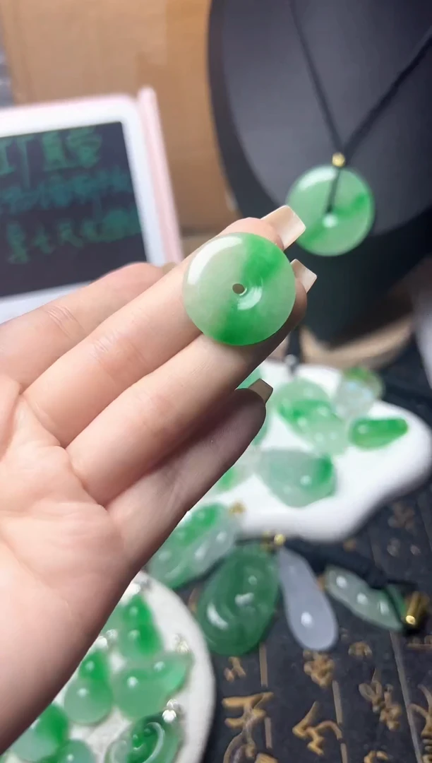 颈饰未镶嵌翡翠所见即所得，一图一物
