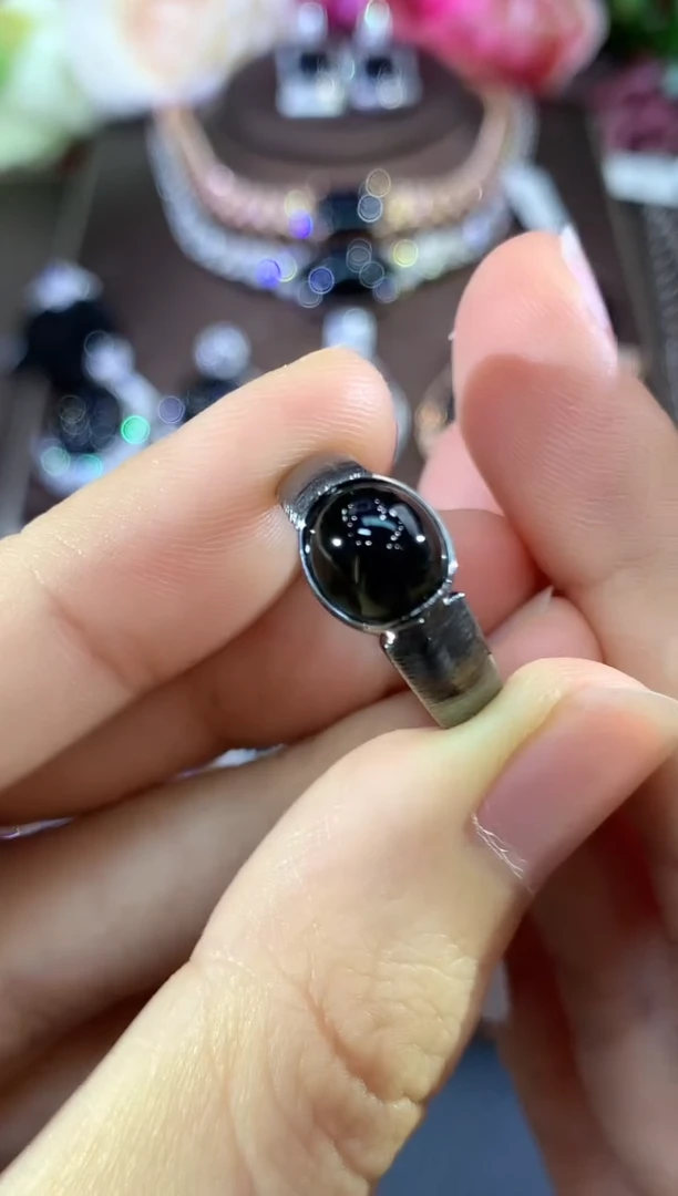 18K金镶嵌戒指翡翠B11