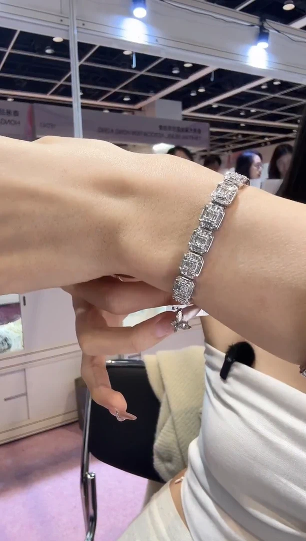 铂Pt950镶嵌手链钻石5.5克拉AF0172-W-17