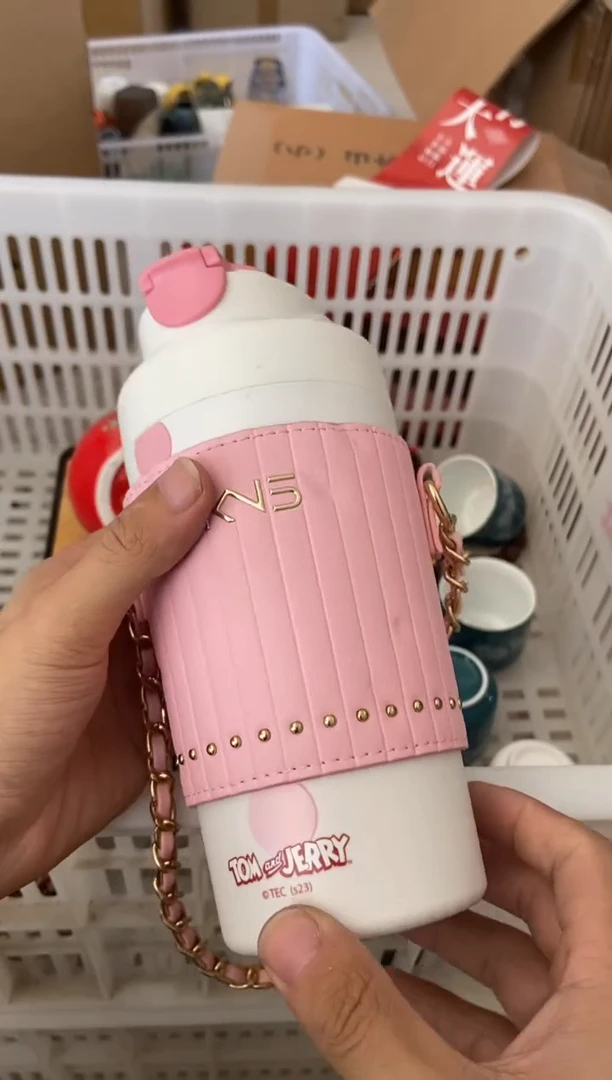 无运费险有瑕疵的摄影的产品有使用过的痕迹有点脏介意勿拍