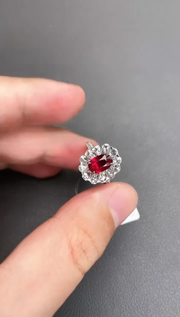18K金镶嵌戒指红宝石1.4ct/鸽血红/双十一清货