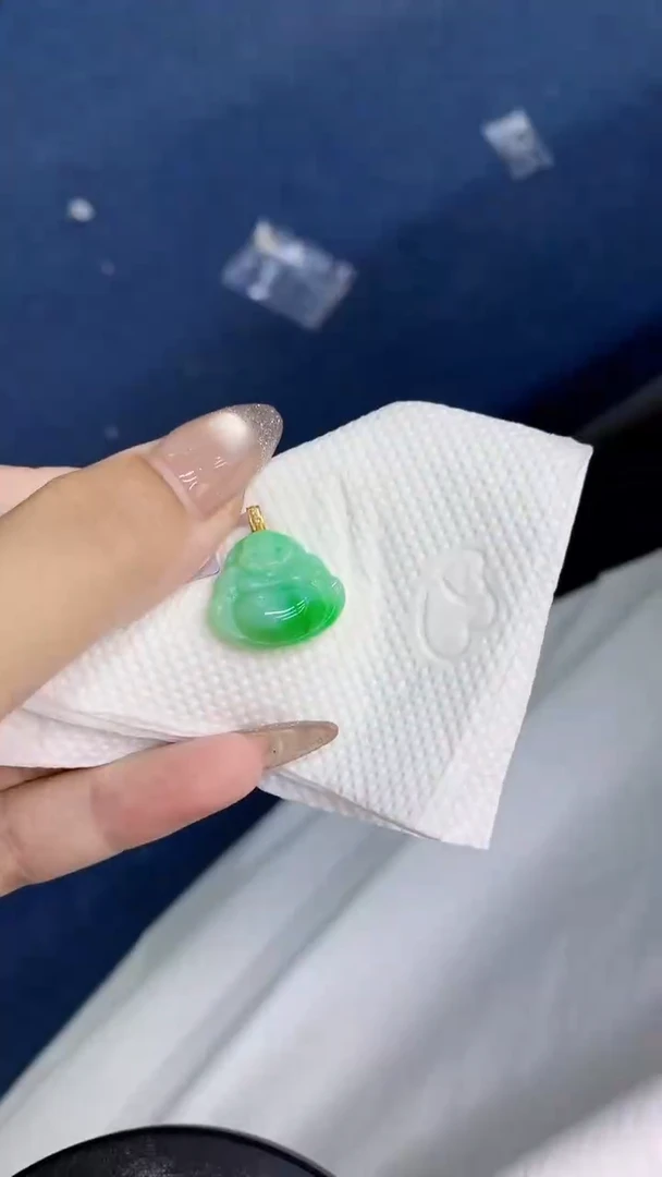 颈饰18K金镶嵌翡翠1