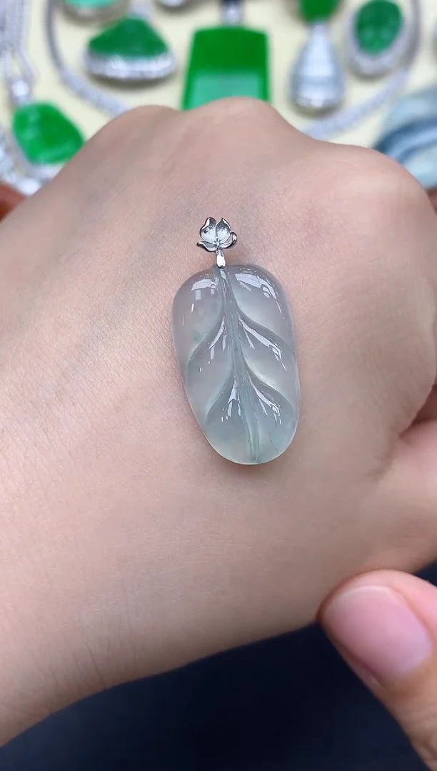 颈饰18K金镶嵌翡翠192-中国好珍宝