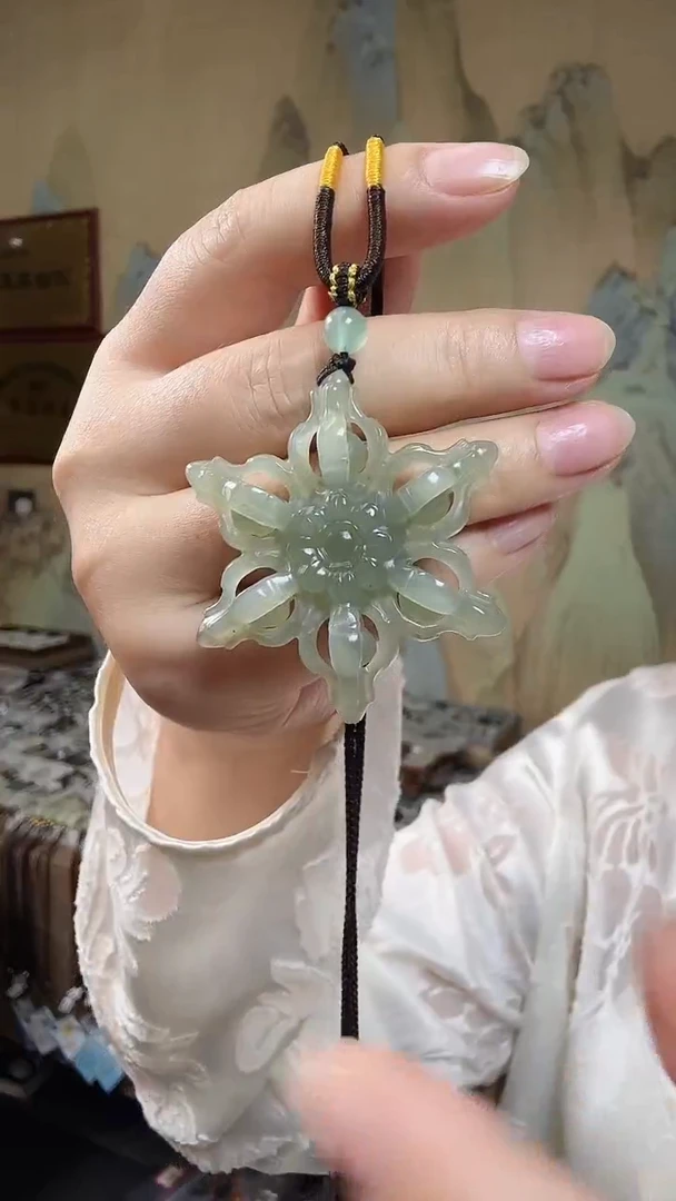 颈饰未镶嵌和田玉.