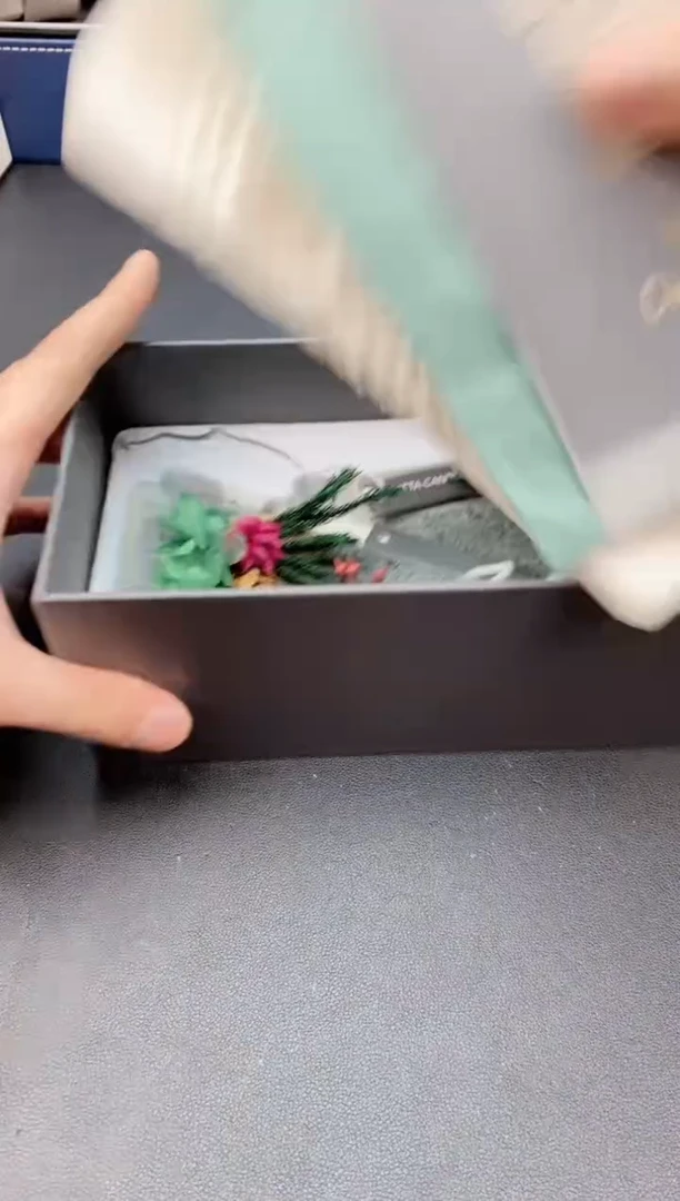 瓷片蛇年大吉 瓷器浮力