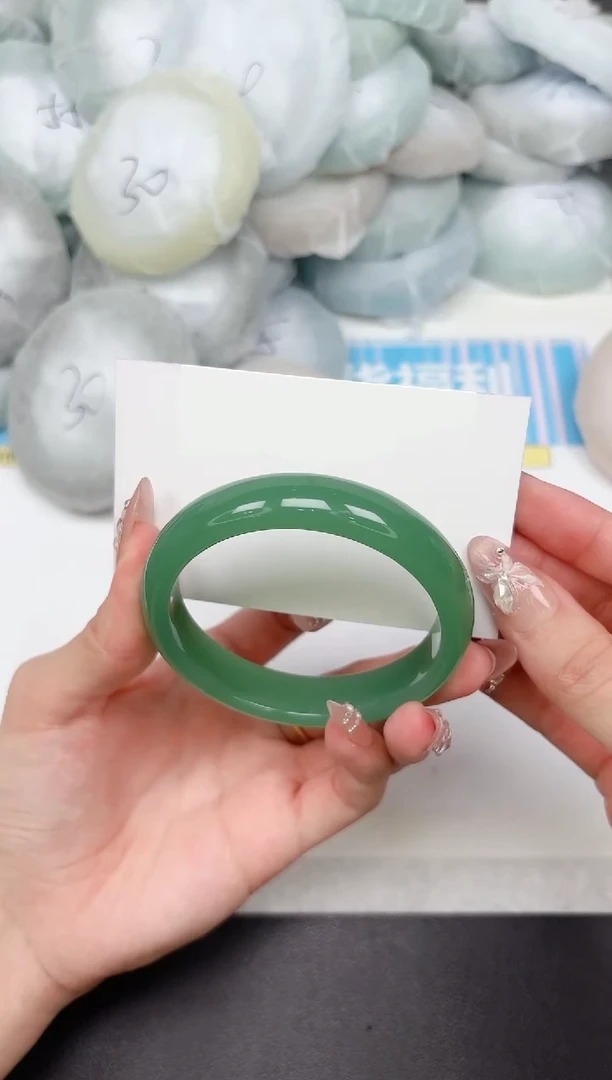 石英质玉手镯未镶嵌49-57.1