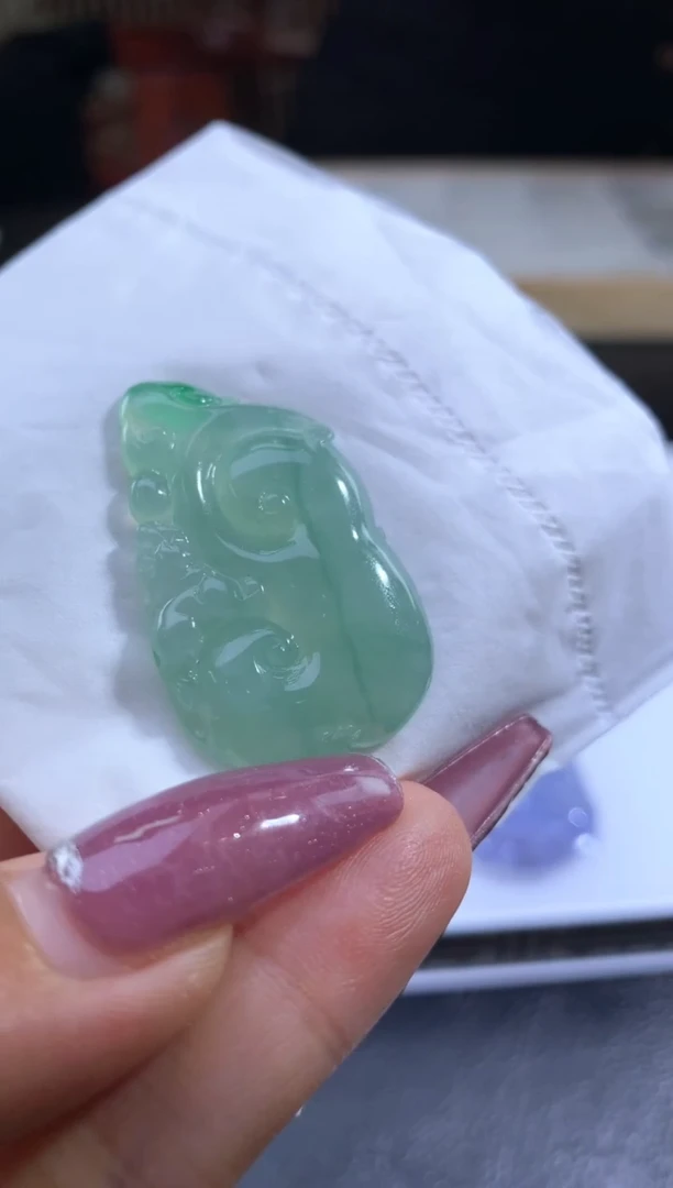 未镶嵌定制翡翠心*翡翠