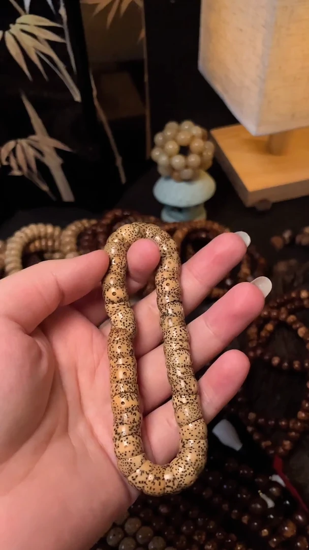 手串星月菩提精工级陈籽桶形大肠10*7手持（B）