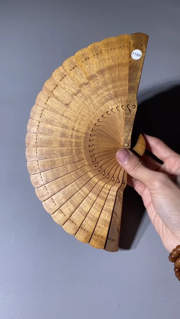 【闪购商品】金丝楠木雕118号15cm金丝楠木小叶桢楠扇子