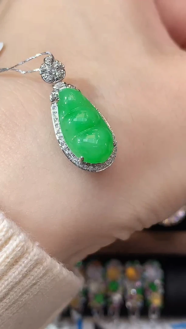 吊坠(不含链)18K金镶嵌翡翠A37