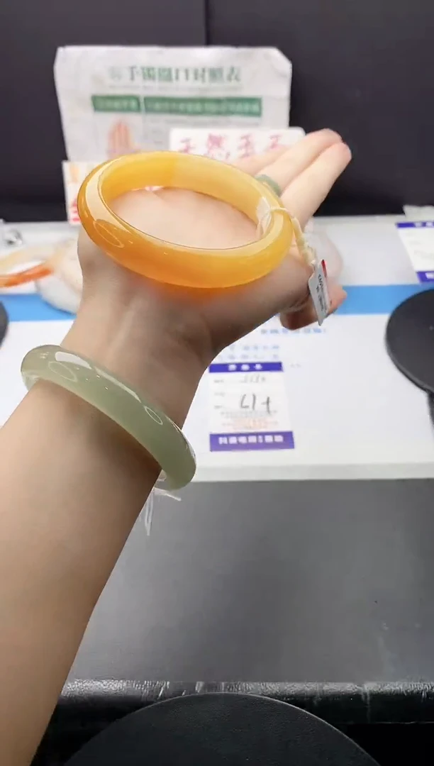 未镶嵌手镯石英质玉j172-HA61+