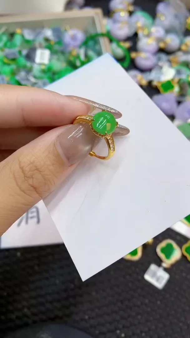 颈饰未镶嵌翡翠1