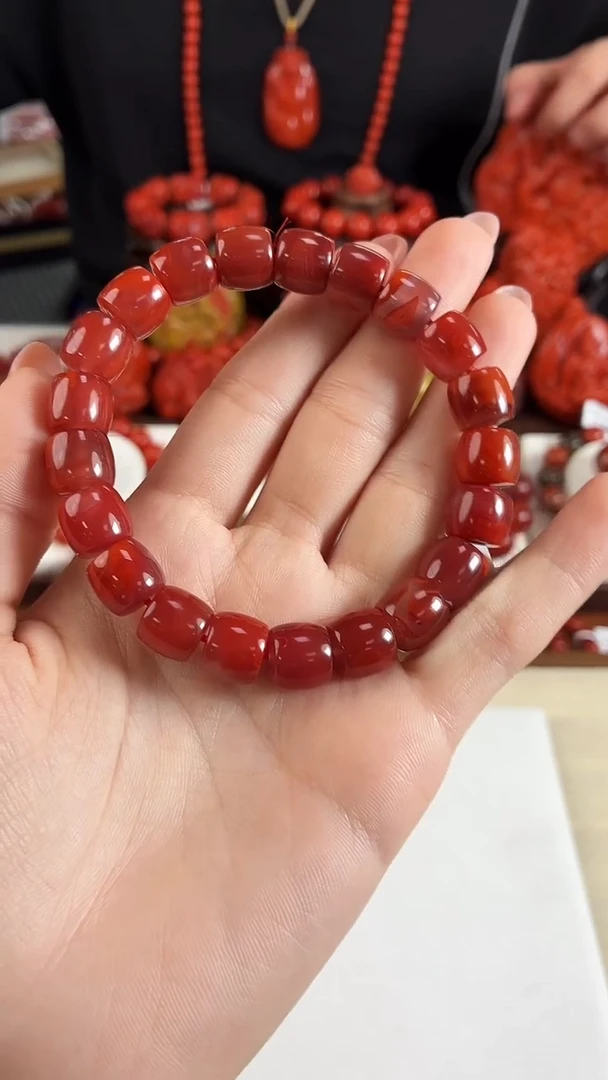 未镶嵌瓦西直切手串10+南红玛瑙一个/条