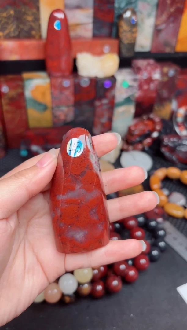 玉天*桂林鸡血玉印章摆件445