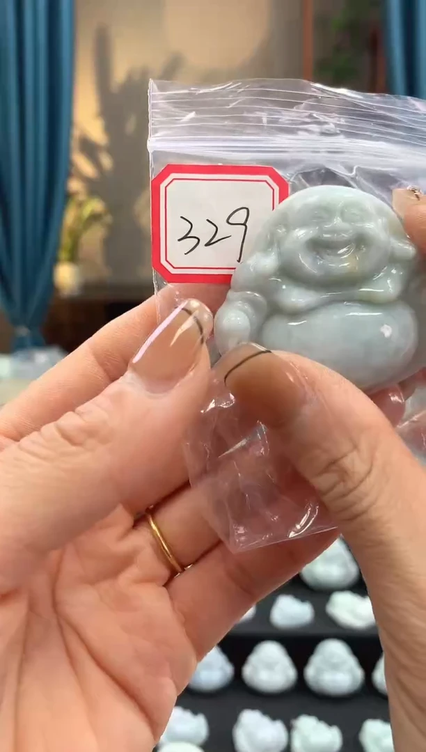 翡翠未镶嵌颈饰佛公329微瑕