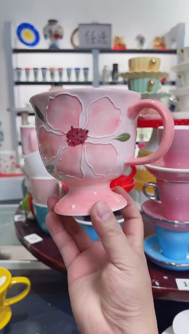 陶瓷手柄款粉红花瓣手绘浮雕   8022