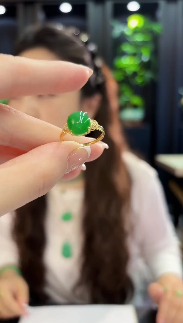 18K金镶嵌戒指翡翠 缅料A货/支持复检/一件