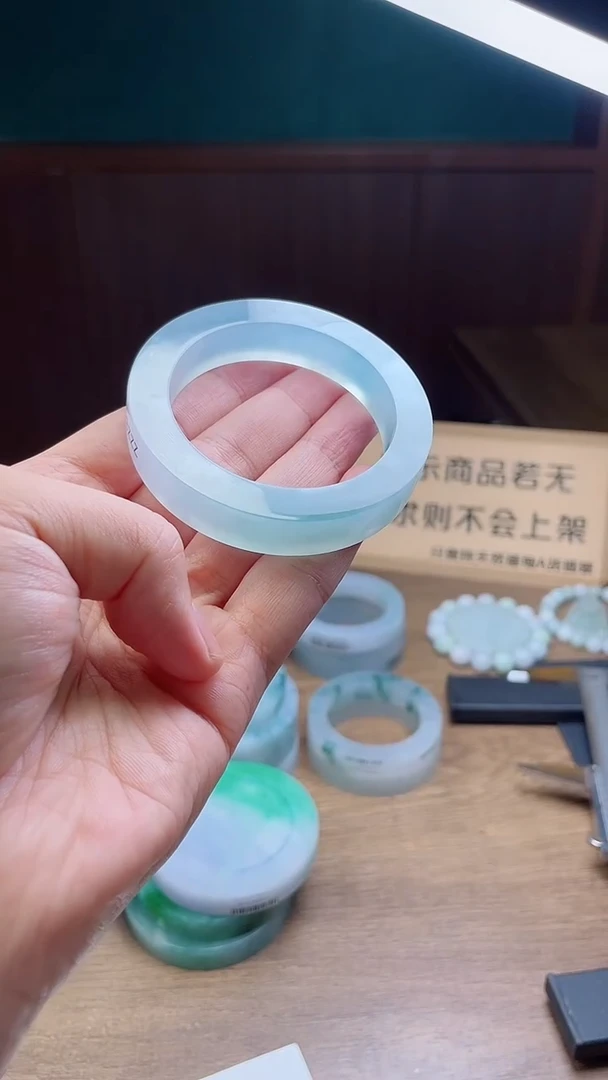 定制翡翠手镯未镶嵌定制