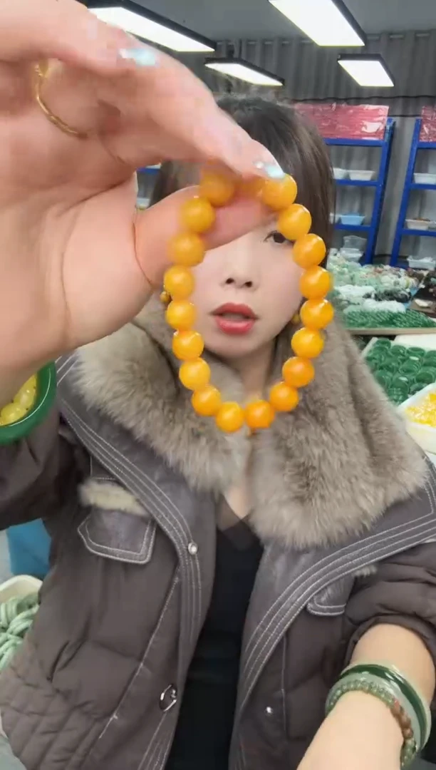 未镶嵌石英质玉（黄龙玉）颈饰精美黄龙玉卡10毫米手串