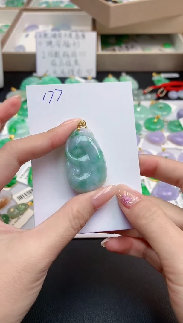 颈饰18K金镶嵌翡翠天然缅甸A货翡翠