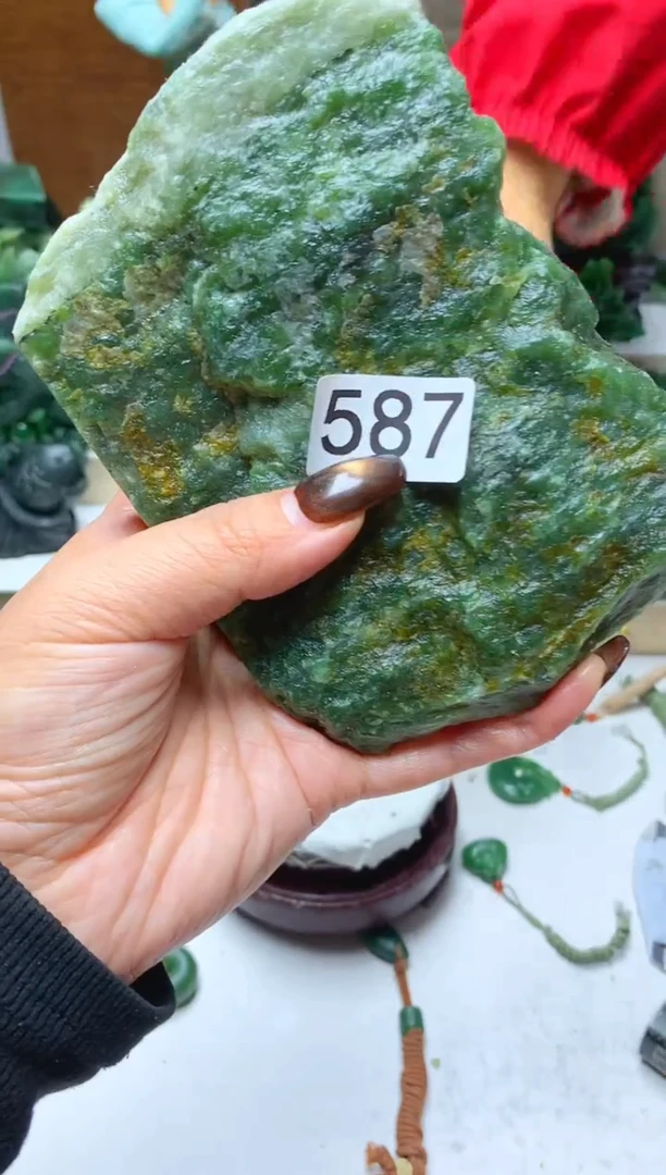 未镶嵌和田玉摆件1