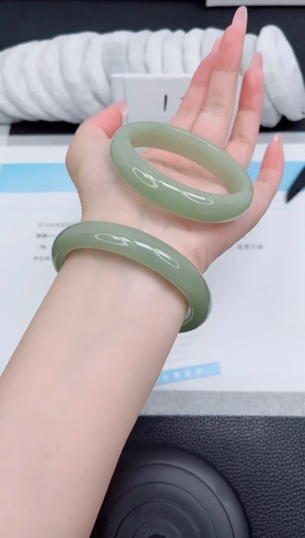 石英质玉手镯未镶嵌80-54.6