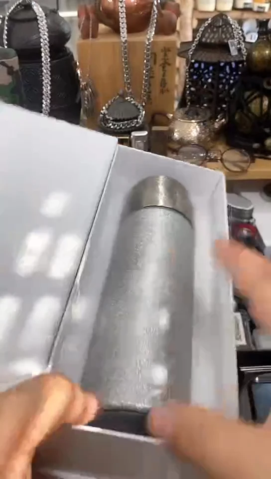 瓷片闪购商品  如图所示