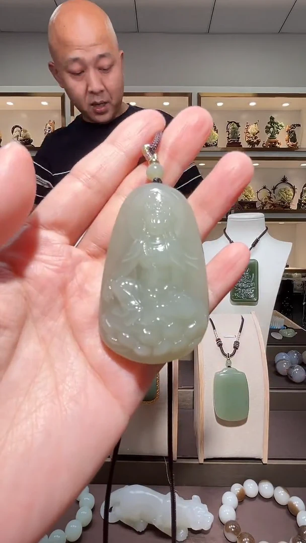 和田玉未镶嵌颈饰苏