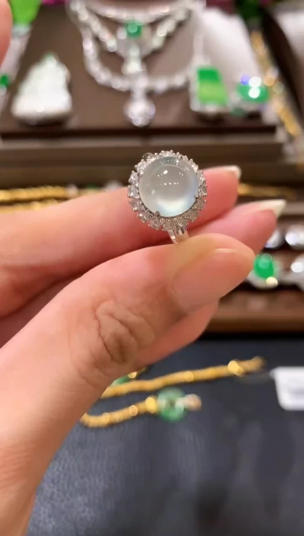 18K金镶嵌戒指翡翠x32