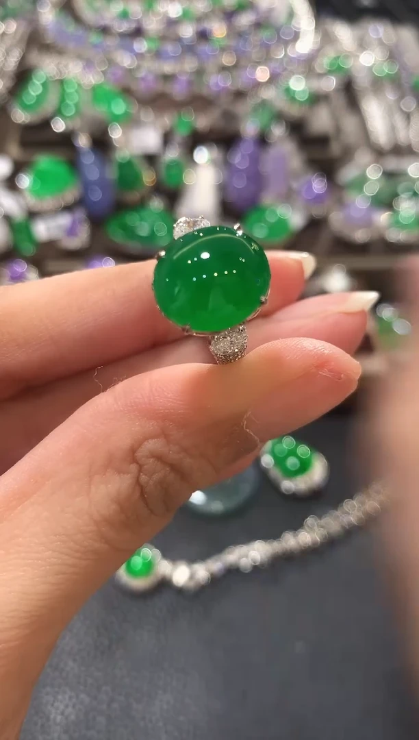 18K金镶嵌戒指翡翠快****️m63
