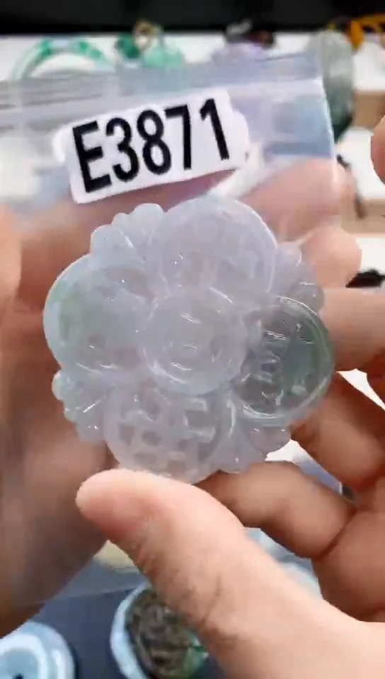 颈饰未镶嵌翡翠天然翡翠吊坠挂件