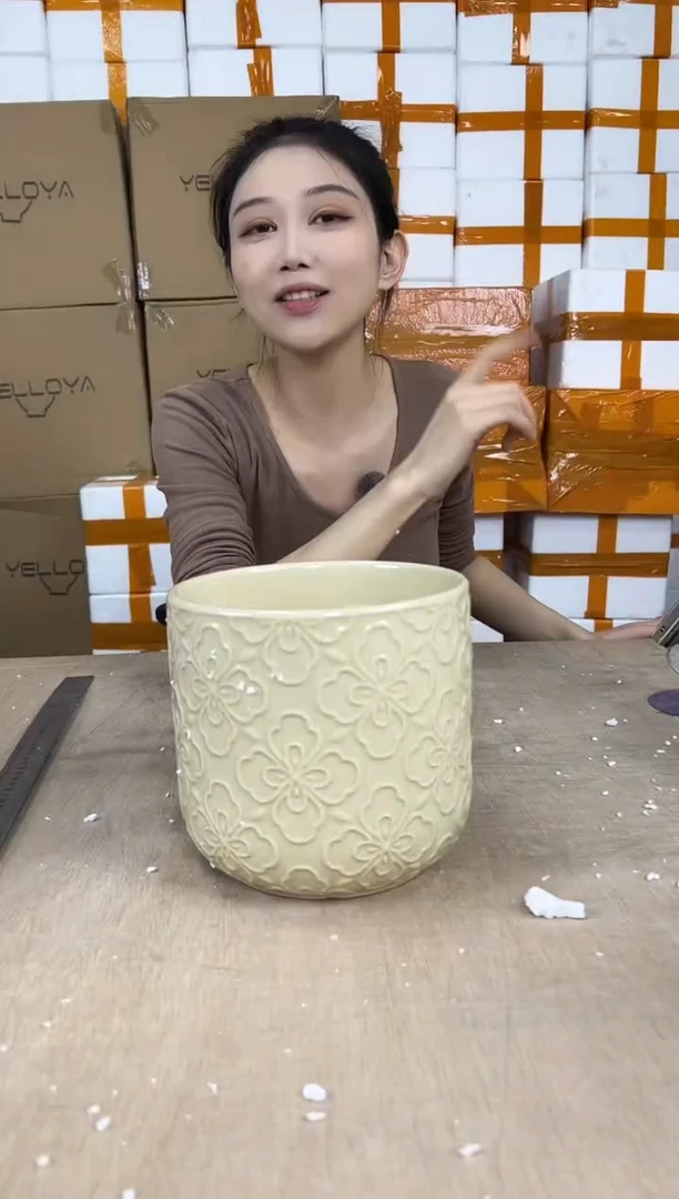 浮雕花朵浅绿中号18x17