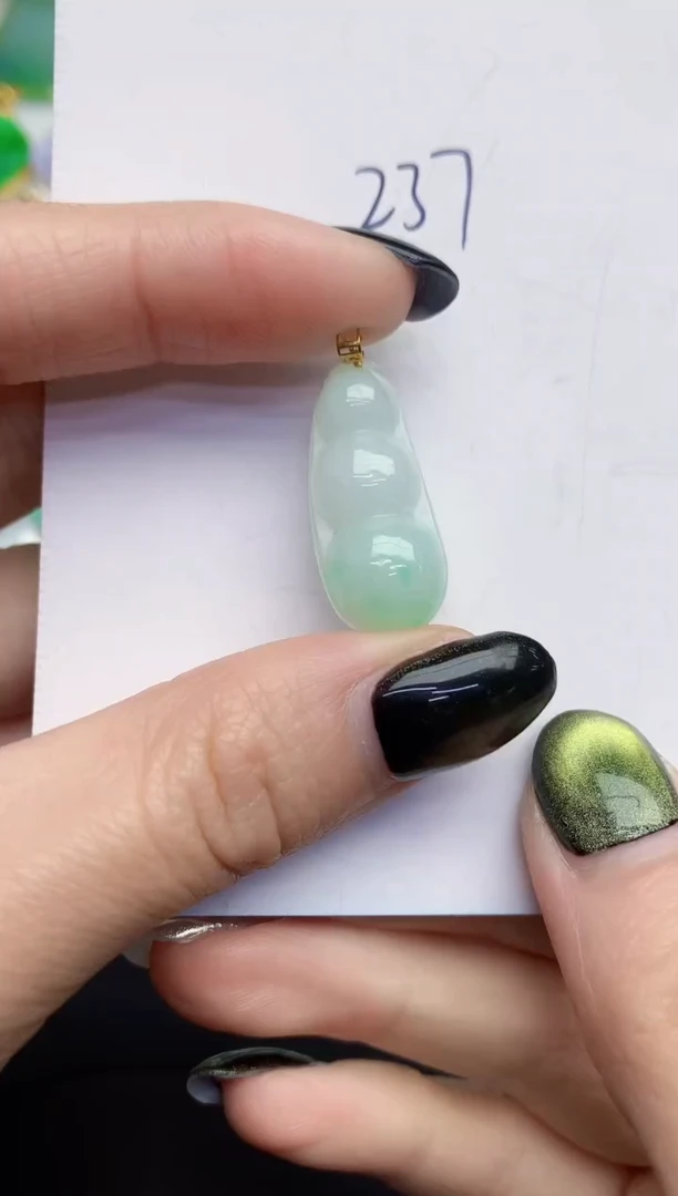 【闪购商品】翡翠颈饰18K金镶嵌0000000000