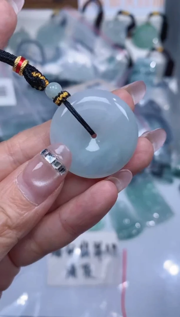 颈饰未镶嵌翡翠吊坠