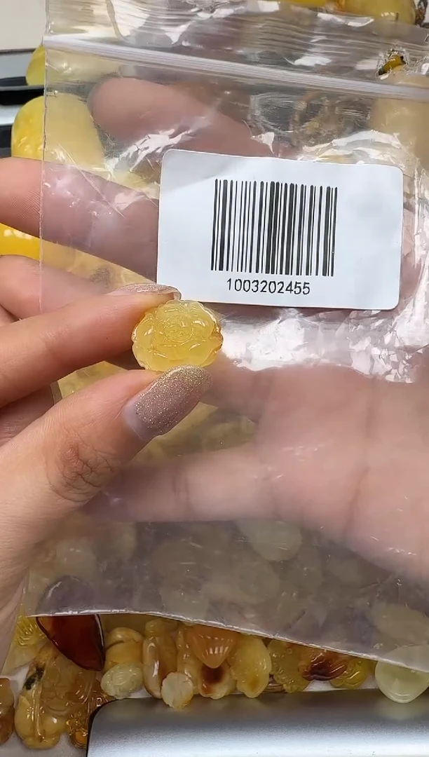 裸石琥珀未镶嵌如图