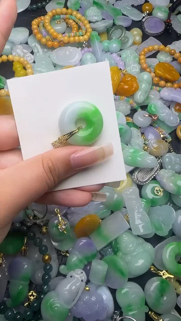 翡翠未镶嵌颈饰天然缅甸翡翠吊坠