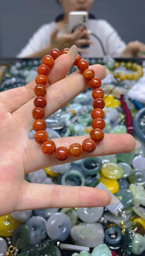颈饰未镶嵌翡翠8MM/ Q /翡翠A货，一件也是批发价