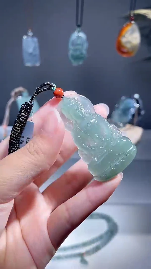 颈饰未镶嵌翡翠观音