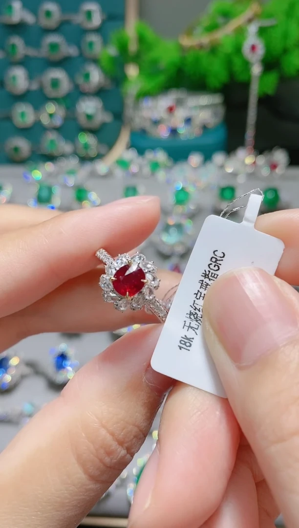 18K金镶嵌18K金戒指红宝石.