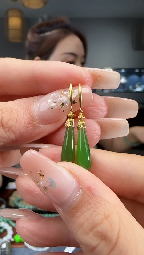 和田玉18K金镶嵌耳饰1