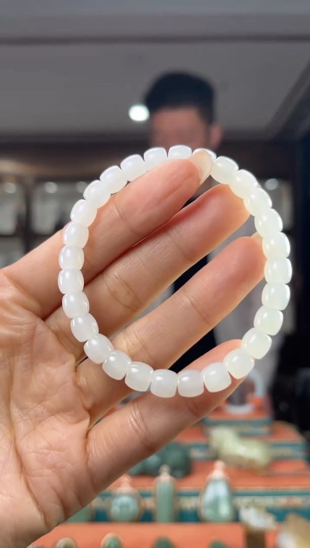 颈饰未镶嵌和田玉佩佩7mm左右