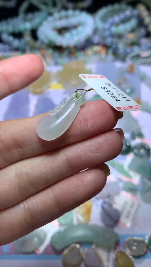 【闪购商品】翡翠挂件未镶嵌CXX012018