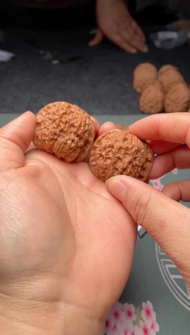 把件文玩核桃w114  血麒麟 39尺