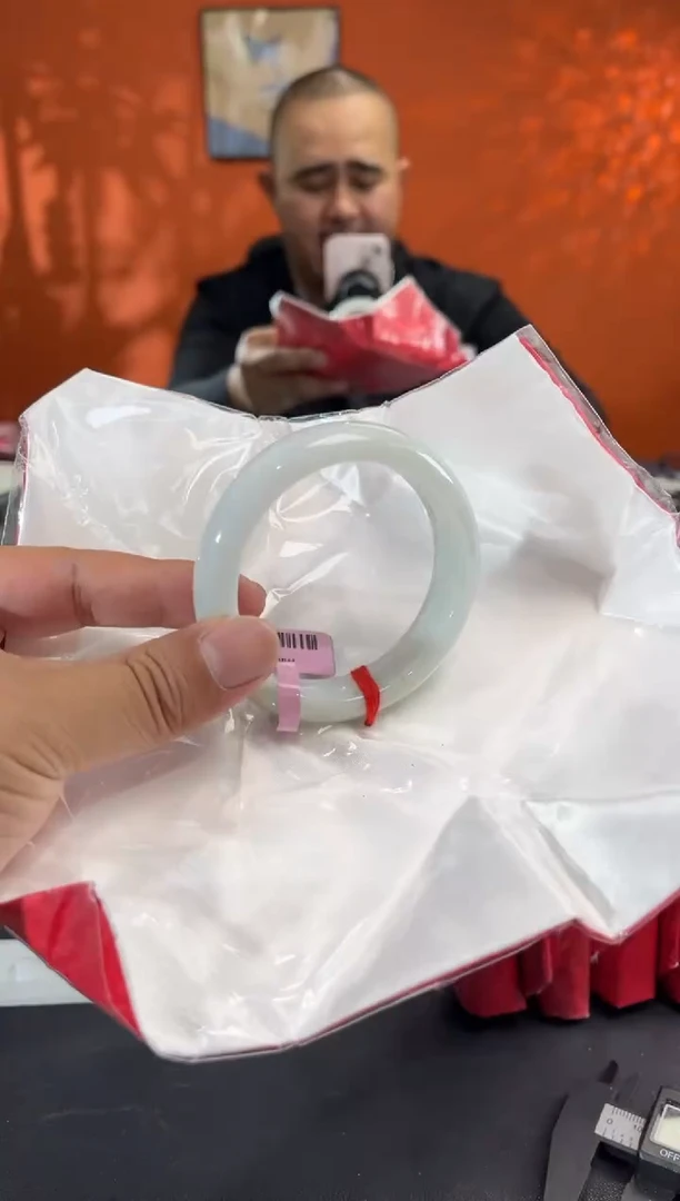 未镶嵌手镯翡翠5        圈口58