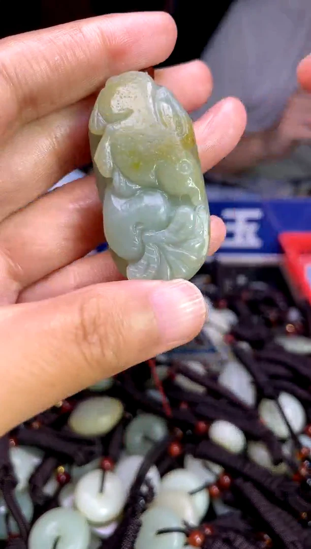 未镶嵌和田玉挂件1
